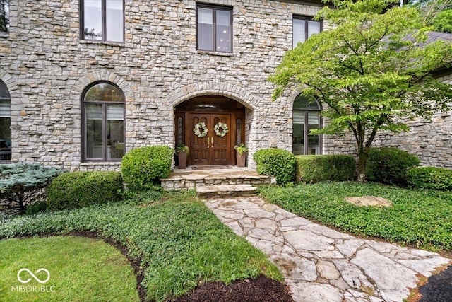 11715 Landings Dr, Indianapolis, IN 46256 - entrance to property with stone siding