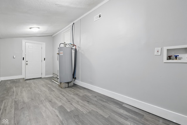 2030 Houston St, Indianapolis, IN 46218 - utility room with water heater