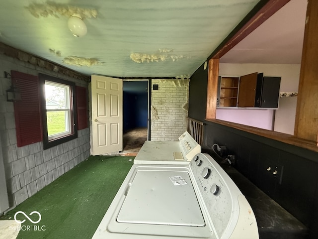 105 N Sheridan St, Ridgeville, IN 47380 - laundry area with washing machine and dryer and carpet