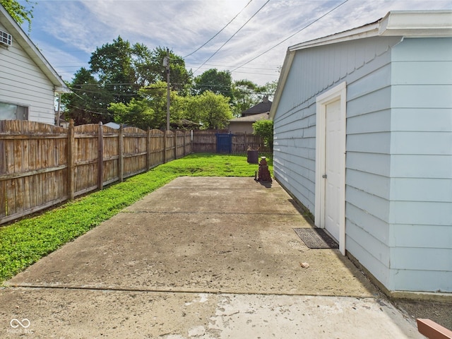 814 Walnut St, Anderson, IN 46012 - view of yard with a patio