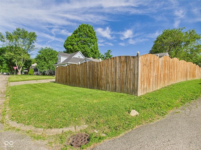 814 Walnut St, Anderson, IN 46012 - view of side of property
