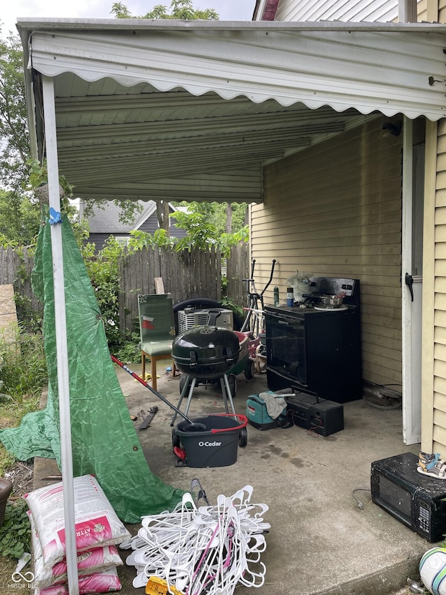 1164 Groff Ave, Indianapolis, IN 46222 - view of patio