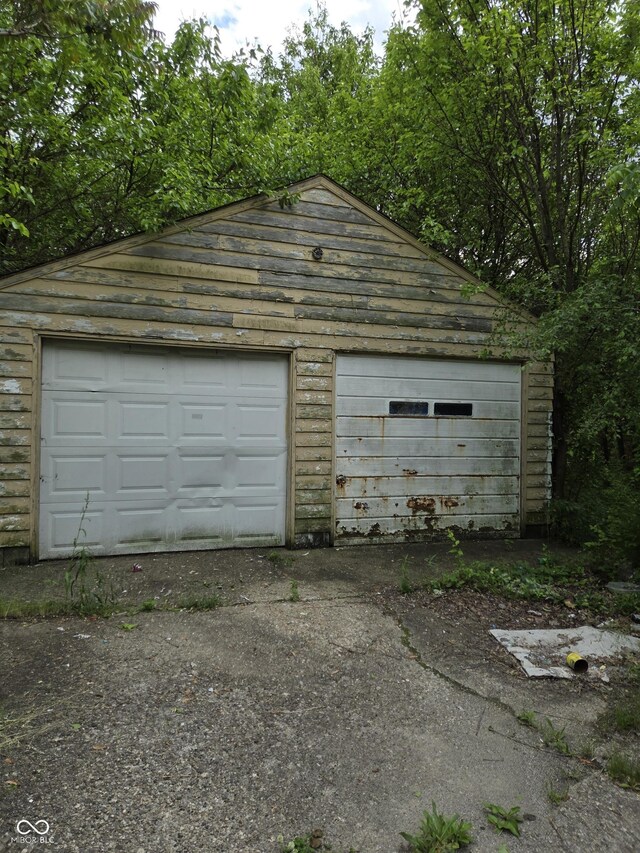 1168 N Gladstone Ave, Indianapolis, IN 46201 - view of detached garage