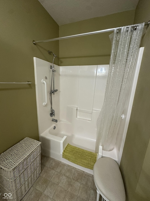 5486 Lipizzan Ln, Plainfield, IN 46168 - full bathroom featuring a textured ceiling and shower / bathtub combination with curtain
