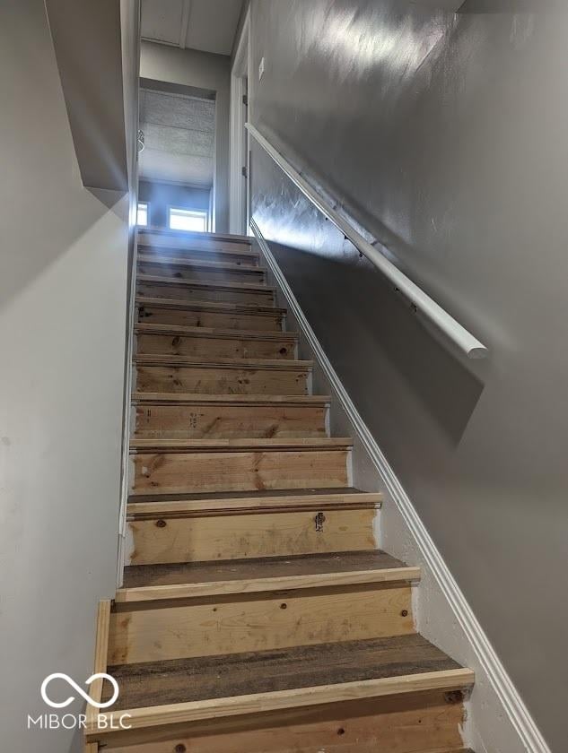 2968 N Arsenal Ave, Indianapolis, IN 46218 - view of stairs