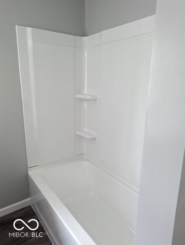 2968 N Arsenal Ave, Indianapolis, IN 46218 - full bathroom featuring baseboards