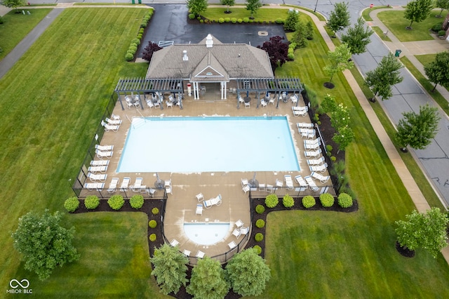 548 Gosford Ct, Westfield, IN 46074 - aerial view of a pool