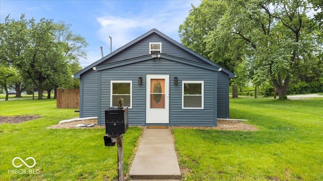 450 Historic Pleasant St, Noblesville, IN 46060 - view of front of property with a front lawn