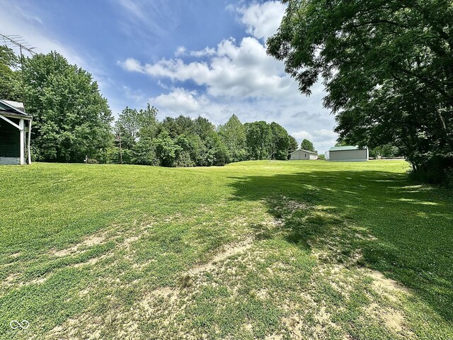 200 S Madison St, Bowling Green, IN 47833 - view of green lawn