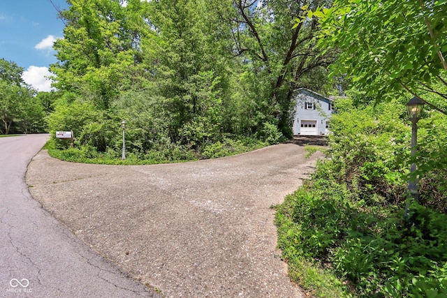 9240 E Woodview Dr, Bloomington, IN 47401 - view of asphalt driveway
