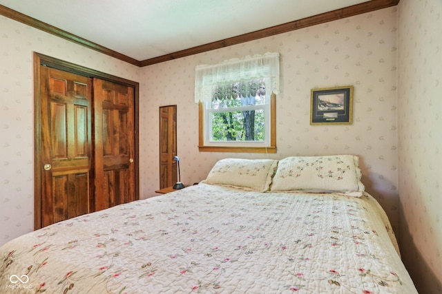 9240 E Woodview Dr, Bloomington, IN 47401 - bedroom featuring crown molding, a closet, and wallpapered walls