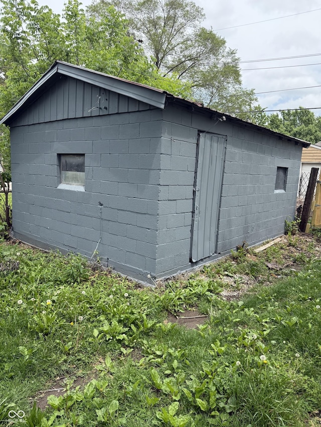 23 S Holmes Ave, Indianapolis, IN 46222 - view of outdoor structure featuring an outdoor structure