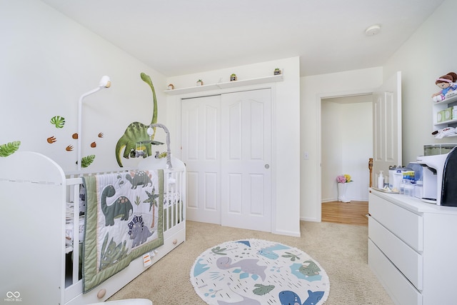 14135 Nicholas Dr, Carmel, IN 46074 - bedroom featuring light carpet and a closet