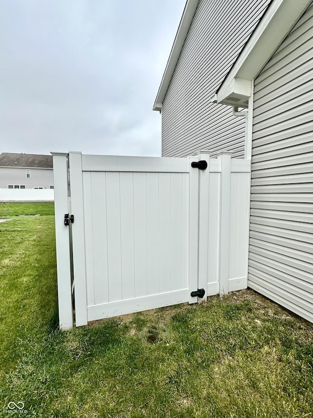 1880 Explorer Ct, Franklin, IN 46131 - gate with a yard