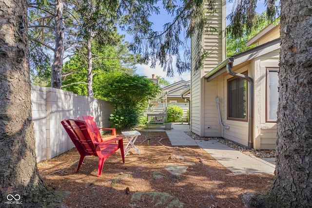 740 Carya Sq, Columbus, IN 47201 - view of yard featuring fence