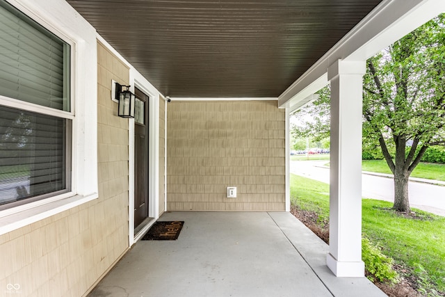 1342 N Oakland Ave, Indianapolis, IN 46201 - view of patio with covered porch