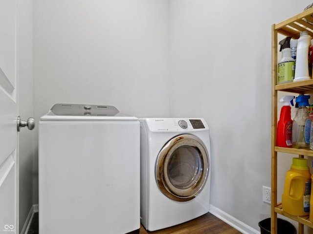 19657 Astoria Ave, Sheridan, IN 46069 - laundry room featuring independent washer and dryer, baseboards, and wood finished floors