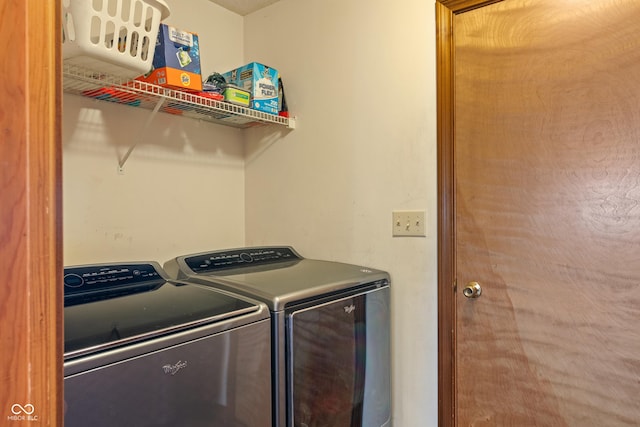 485 Mesa Dr, Russiaville, IN 46979 - laundry area featuring washer and dryer