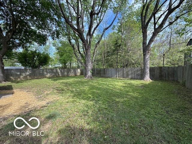 7842 Brennan Rd, Indianapolis, IN 46219 - view of yard