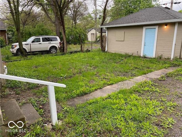 2624 E 17th St, Indianapolis, IN 46218 - view of yard featuring an outdoor structure