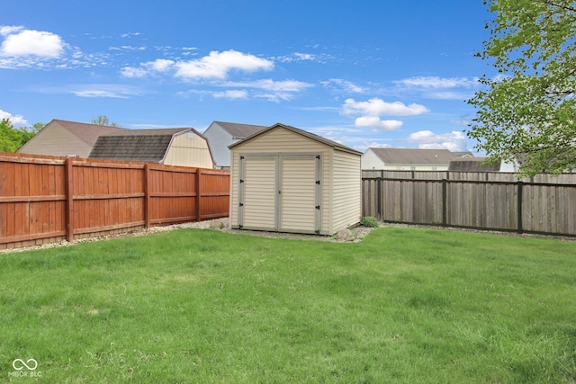 2829 Beachwalk Ln, Kokomo, IN 46902 - view of yard featuring a storage shed and an outdoor structure