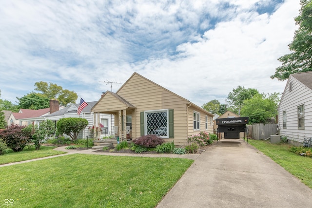 1913 Pennsylvania St, Columbus, IN 47201 - bungalow featuring driveway