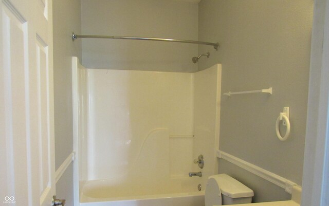 3908 Roundwood Dr, Indianapolis, IN 46235 - full bath featuring toilet and shower / tub combination