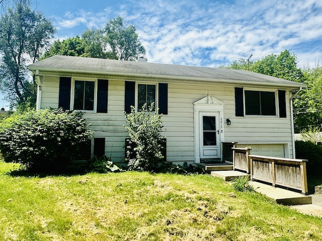 2419 Tamarack Pl, Anderson, IN 46011 - bi-level home with a front lawn