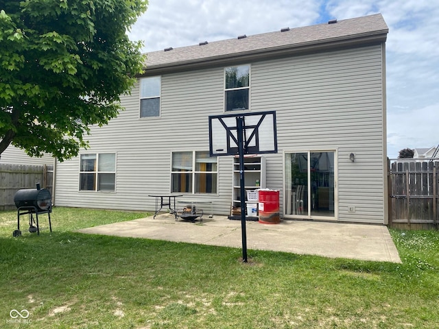5241 Waterton Lakes Dr, Indianapolis, IN 46237 - back of property with a patio