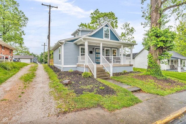 353 S Indiana St, Danville, IN 46122 - bungalow with a porch