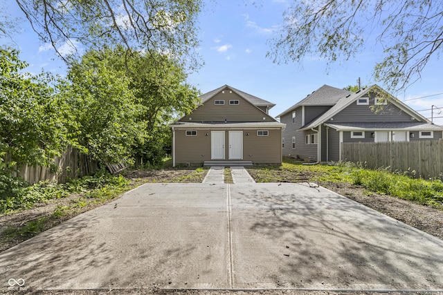 418 Harlan St, Indianapolis, IN 46201 - view of front facade featuring french doors