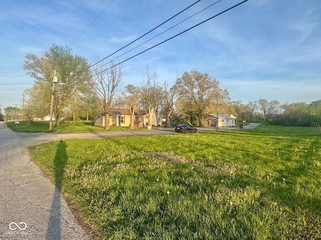 2931 Byrkit St, Indianapolis, IN 46217 - view of front of house with a front yard