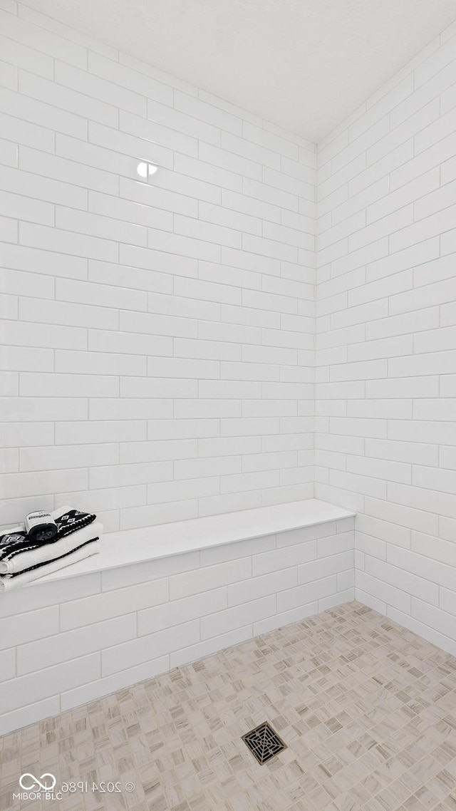 14866 E Keenan Cir Lot 38, Westfield, IN 46074 - bathroom featuring a tile shower