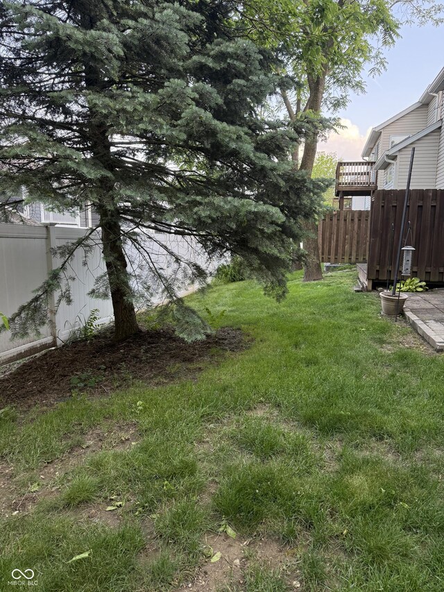 9535 Longwell Dr, Indianapolis, IN 46240 - view of yard