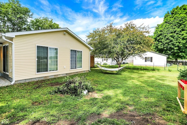 356 Daugherty St, Columbus, IN 47201 - view of yard