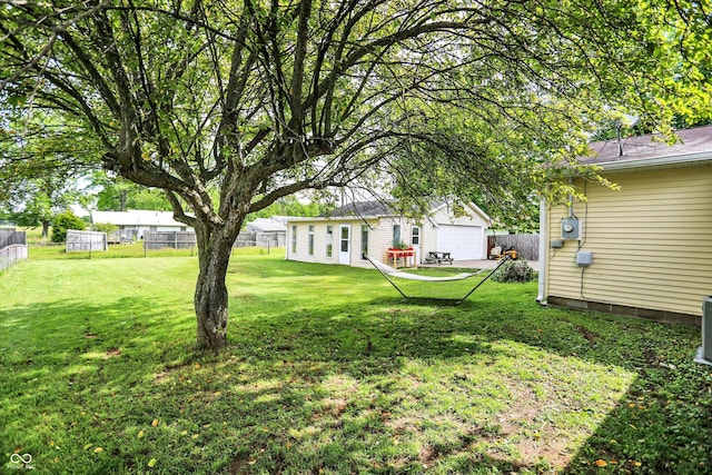 356 Daugherty St, Columbus, IN 47201 - view of yard featuring an outbuilding and a garage