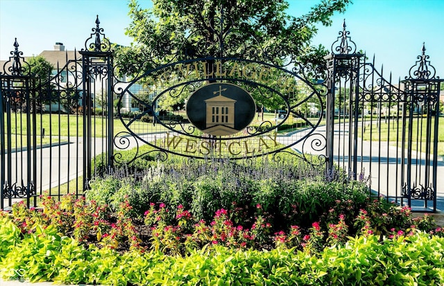 2436 Gwinnett St, Carmel, IN 46032 - view of gate
