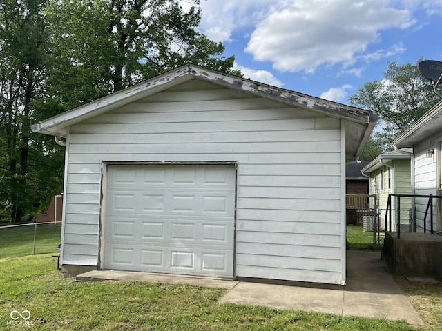 view of detached garage