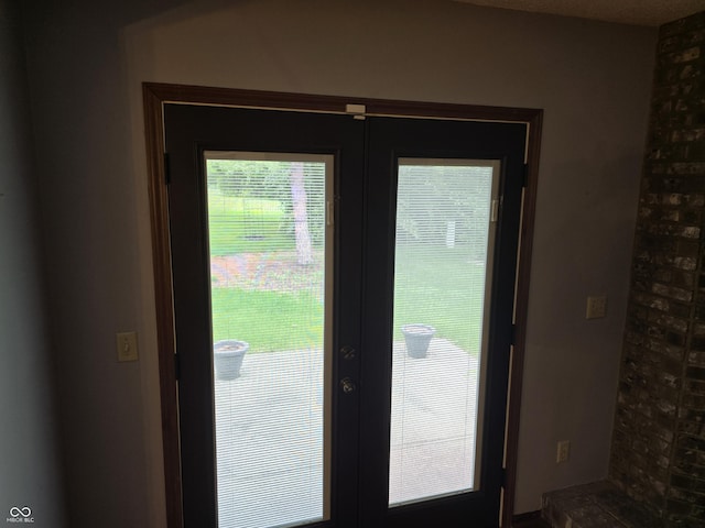 1805 River Run Trl, Fort Wayne, IN 46825 - doorway featuring french doors