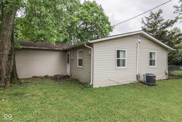 521 Elmhurst Pl, Whiteland, IN 46184 - view of side of property with cooling unit
