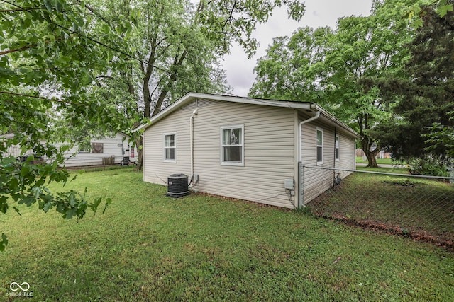 521 Elmhurst Pl, Whiteland, IN 46184 - view of side of home featuring cooling unit