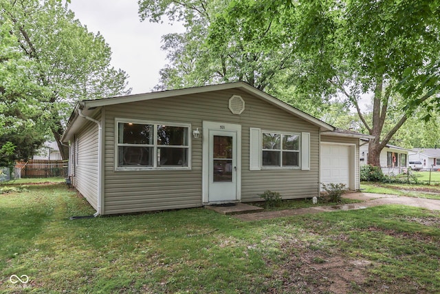 521 Elmhurst Pl, Whiteland, IN 46184 - view of front of house with concrete driveway and an attached garage
