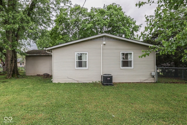 521 Elmhurst Pl, Whiteland, IN 46184 - view of home's exterior featuring central AC unit