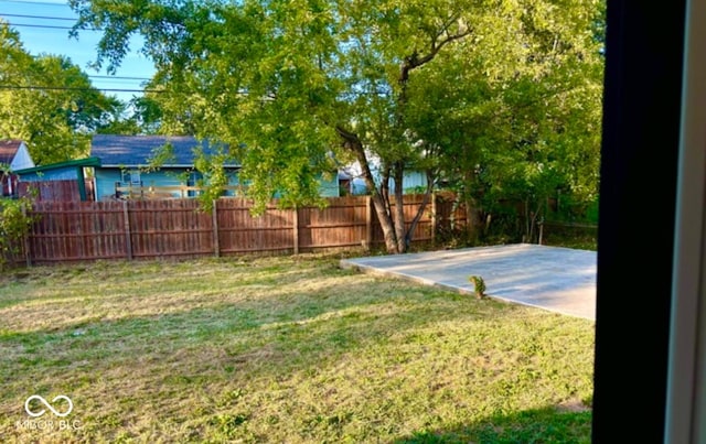 8744 Montery Ct, Indianapolis, IN 46226 - view of yard with a patio area
