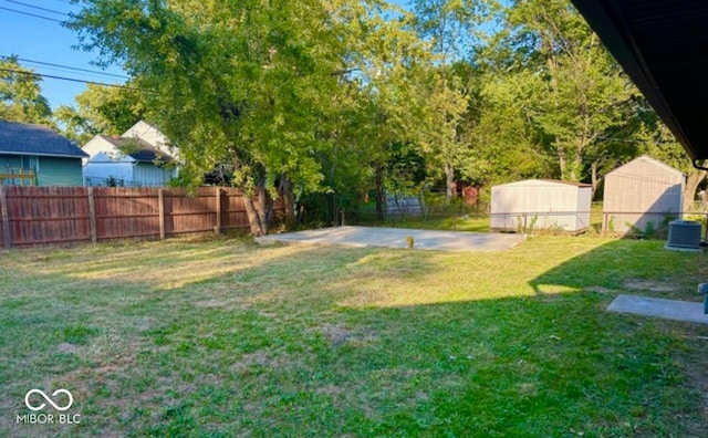 8744 Montery Ct, Indianapolis, IN 46226 - view of yard featuring central AC unit