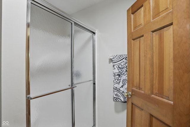 12335 Old Stone Dr, Indianapolis, IN 46236 - full bath featuring an enclosed shower