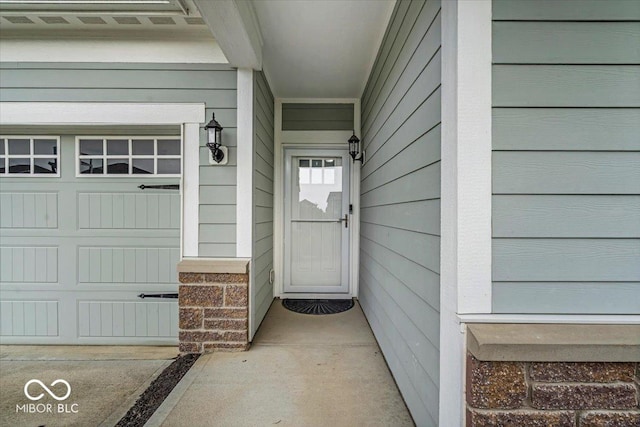 13495 Forest Glade Dr, Fishers, IN 46037 - doorway to property featuring a garage
