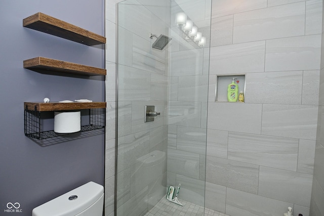 7070 Dean Rd, Indianapolis, IN 46220 - full bathroom featuring a tile shower and toilet