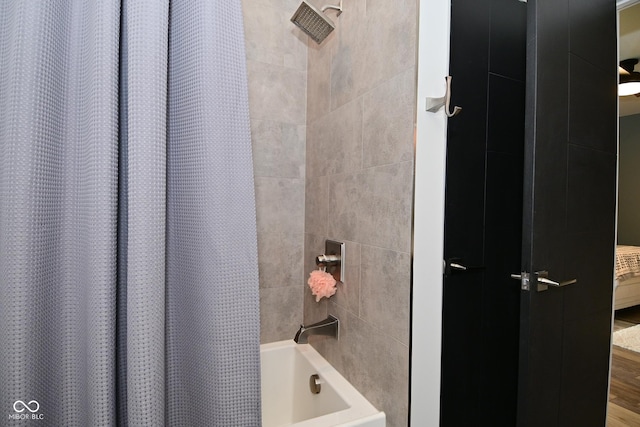 7070 Dean Rd, Indianapolis, IN 46220 - full bath featuring shower / bath combo