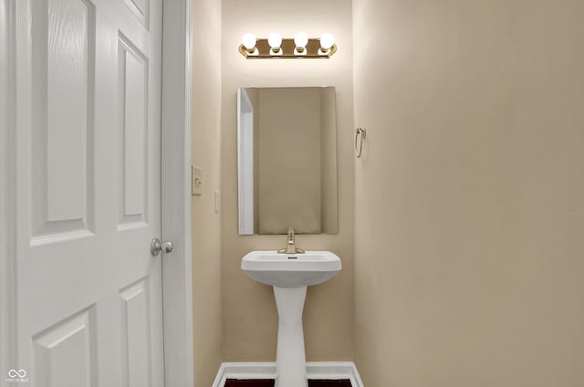 7637 Sand Run Ct, Indianapolis, IN 46259 - bathroom featuring baseboards